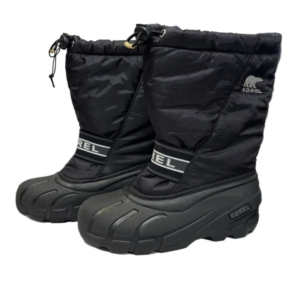 Sorel kids black waterproof snow boots w/ removable felt liner